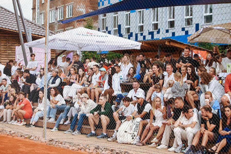 Фото «Удивлен уровнем игроков на «Чашка Кофе CUP» в Новосибирске» – обладатель Кубка Дэвиса Евгений Донской 10